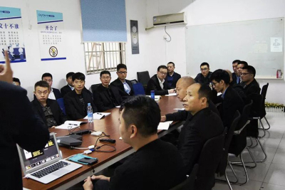 A Empresa Ruiyu organizou a atividade do seminário “Contribuindo para a empresa nos correios e no estado”