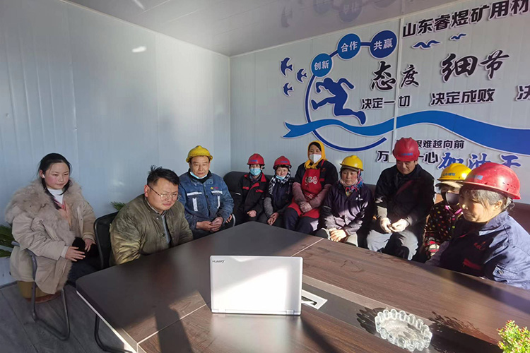 Den första lektionen 2024 om arbetssäkerhet hölls av Ruiyu-personal.